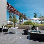 Gale Opera Hotel