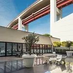 Gale Opera Hotel