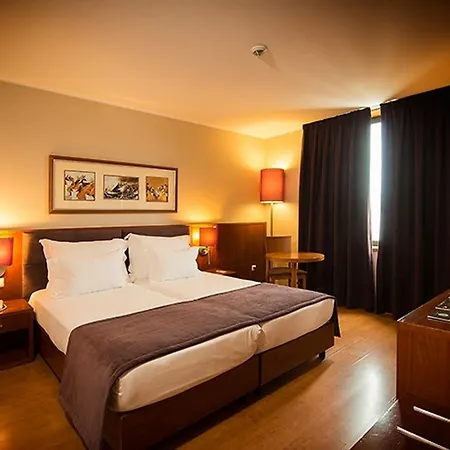 Gale Opera Hotel