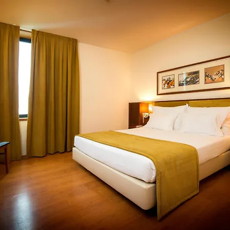 Gale Opera Hotel