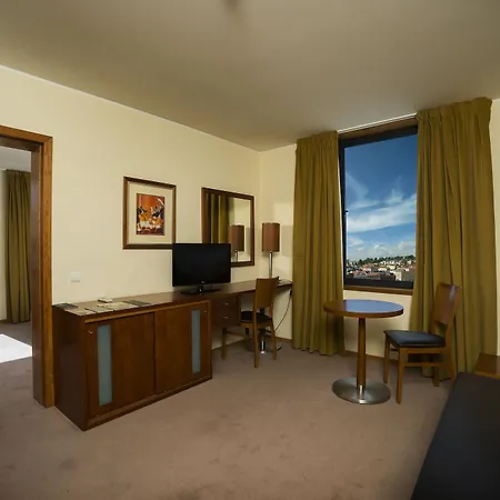Gale Opera Hotel