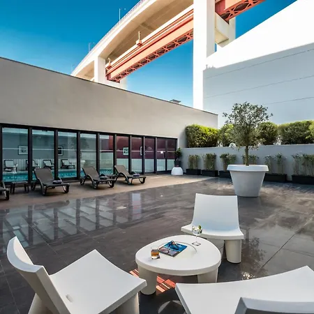 Gale Opera Hotel 4*