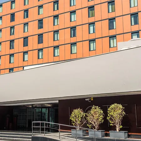 Gale Opera Hotel