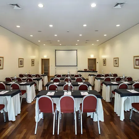Gale Opera Hotel