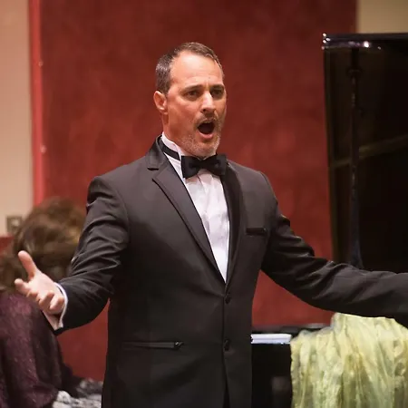 Gale Opera Готель
