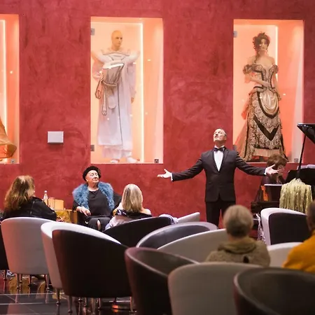 Hotel Gale Opera